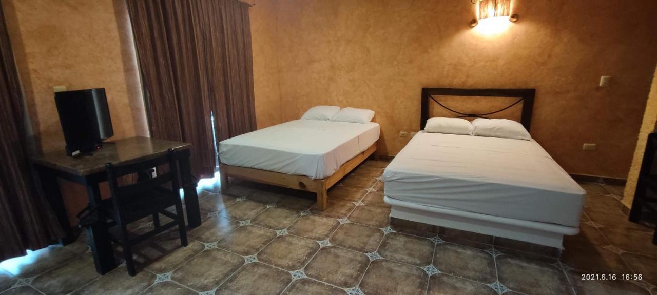 Alux Rooms Playa del Carmen Luaran gambar